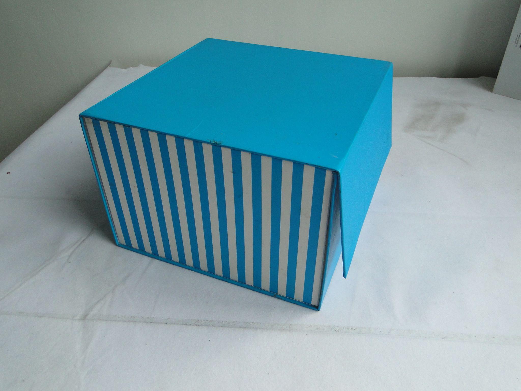 Gift foldable boxes