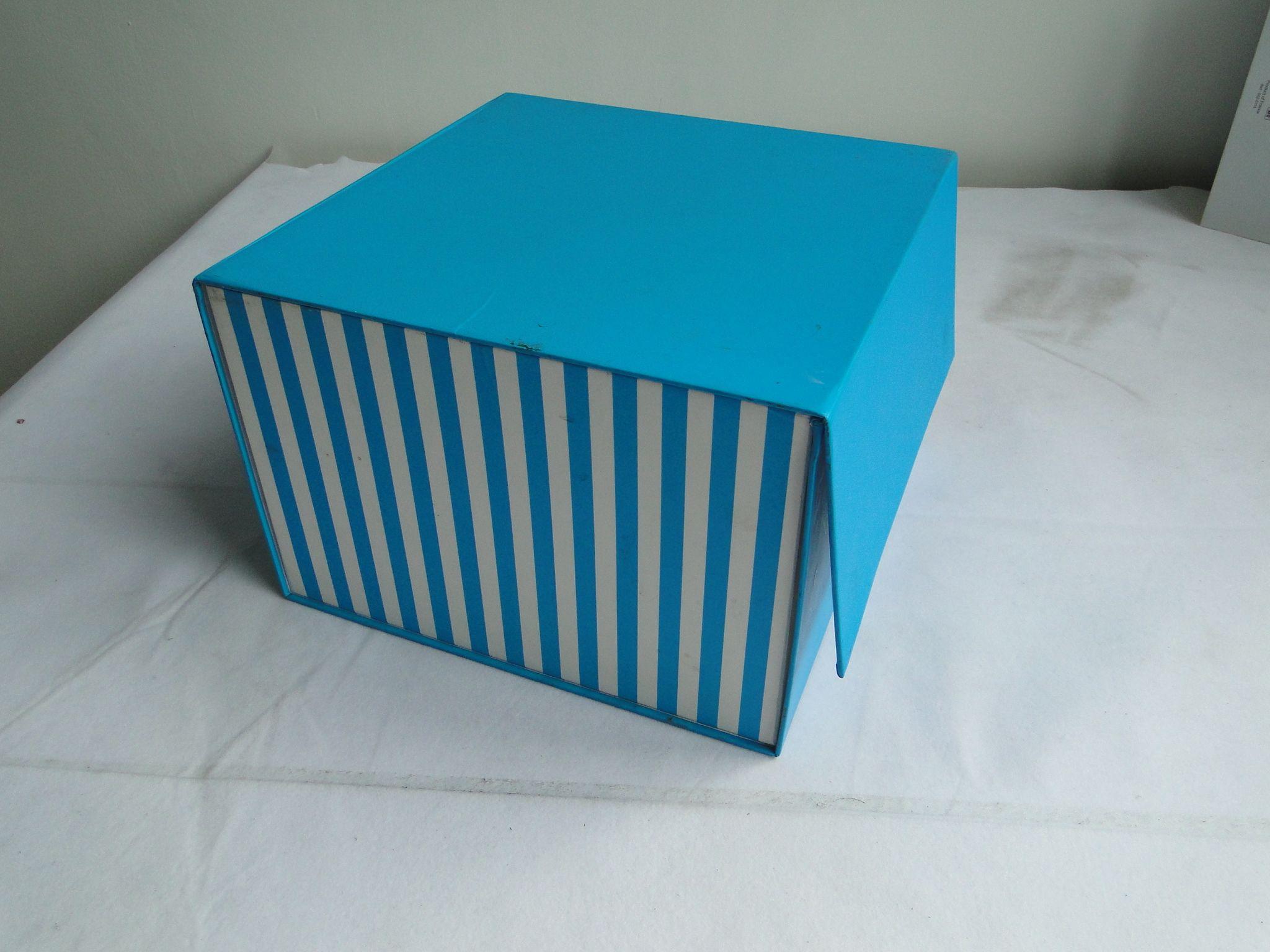 Gift foldable boxes